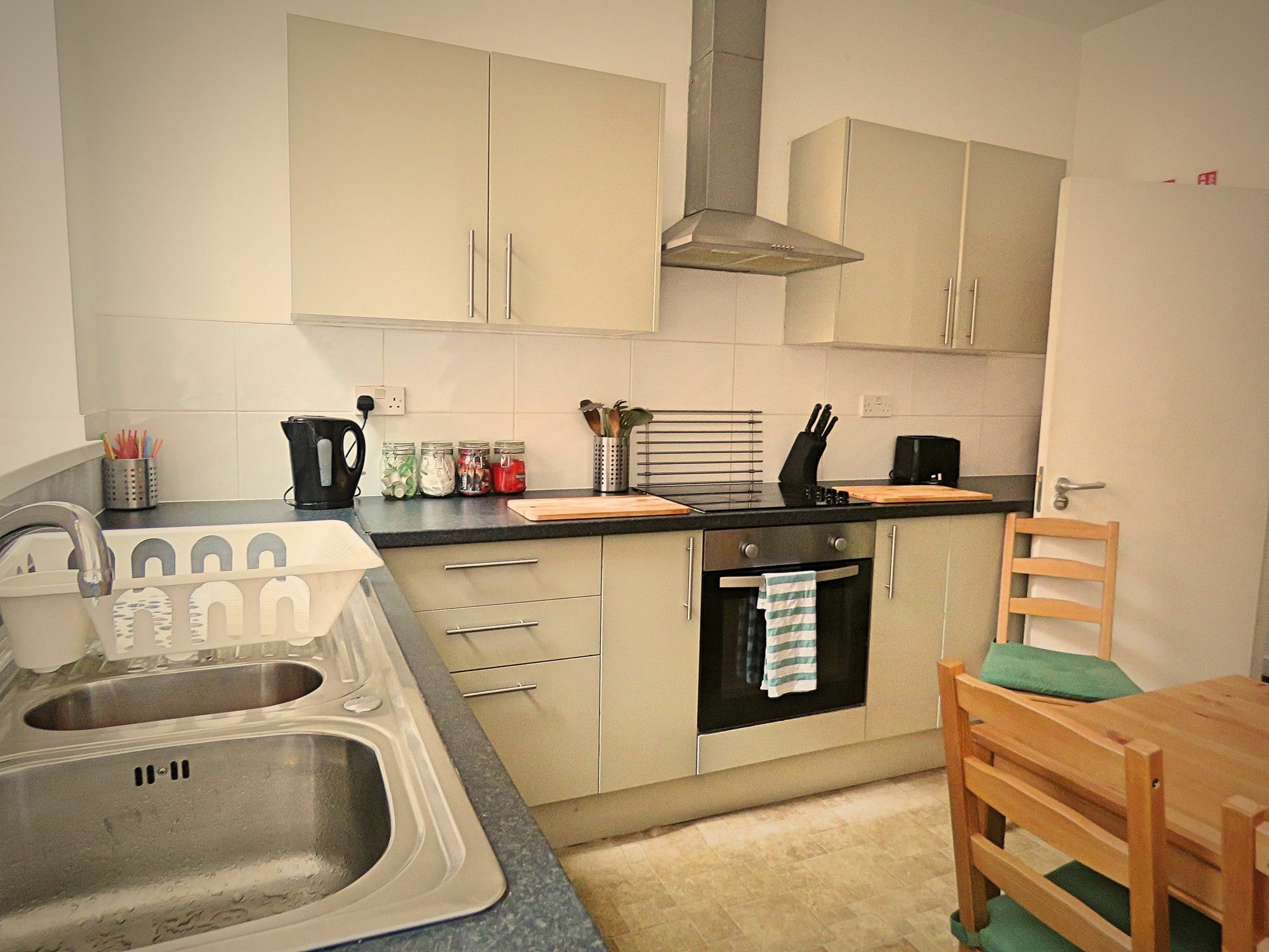 Harley Serviced Apartments - West Street 6 Bedrooms 谢菲尔德 外观 照片